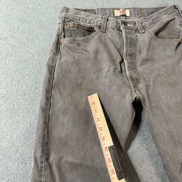 VTG Levis Jeans Mens 33x30 Gray 501 Straight Button Fly American Medium Denim - Picture 5 of 16